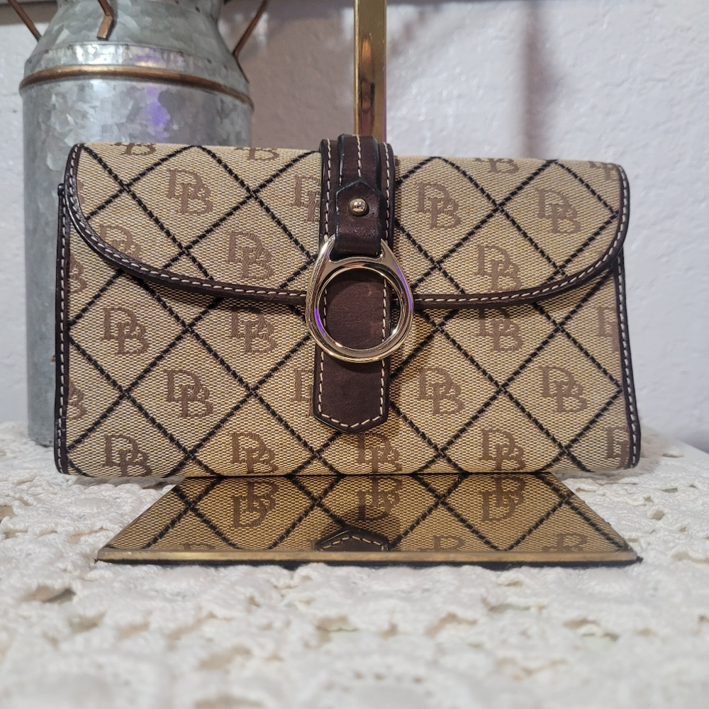Dooney & Bourke Trifold  Wallet Monogram Logo with Back Zipper Pocket
